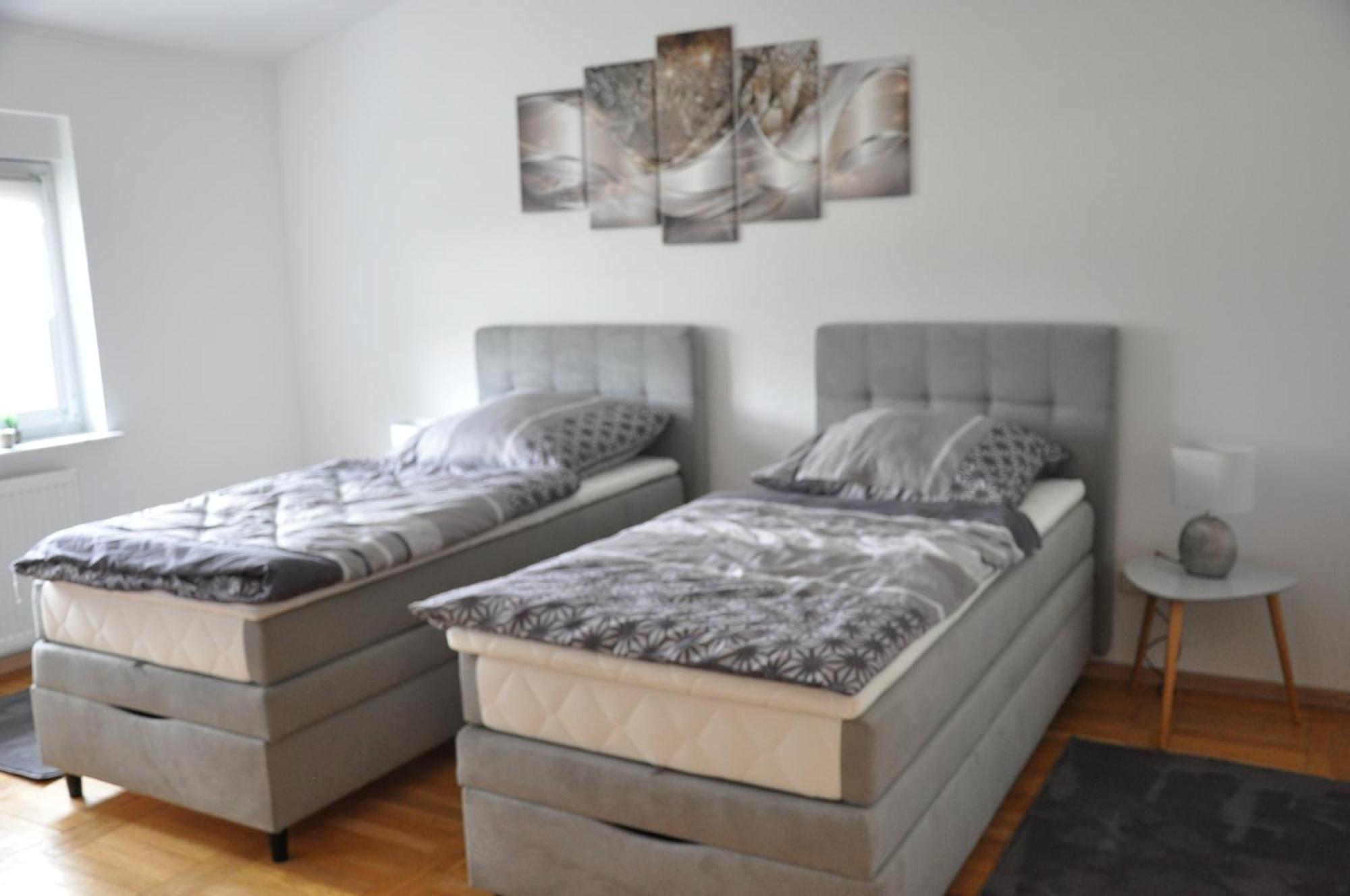 Ferienwohnung "Julka" Kostenloses W-Lan Гібельштадт Екстер'єр фото